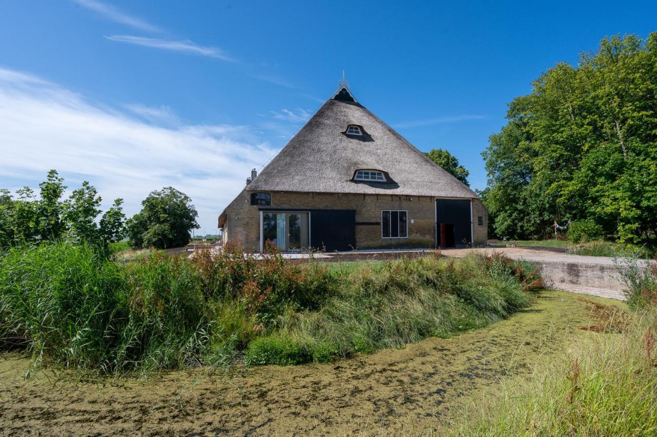 Kimswerd Appartement De Dageraad In Monumentale Boerderij מראה חיצוני תמונה