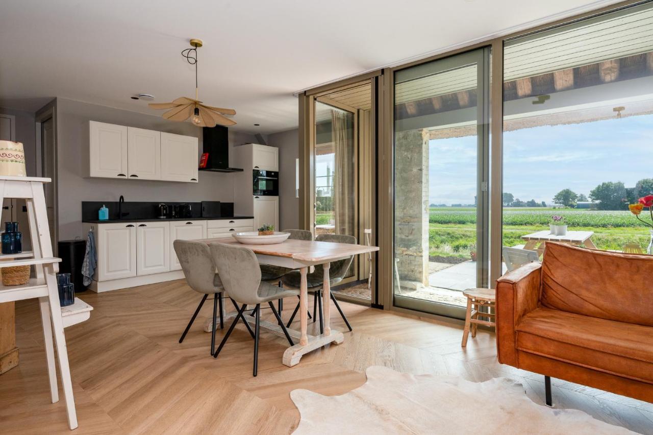 Kimswerd Appartement De Dageraad In Monumentale Boerderij מראה חיצוני תמונה
